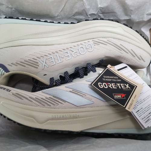 Adidas Supernova Rise GTX 跑鞋