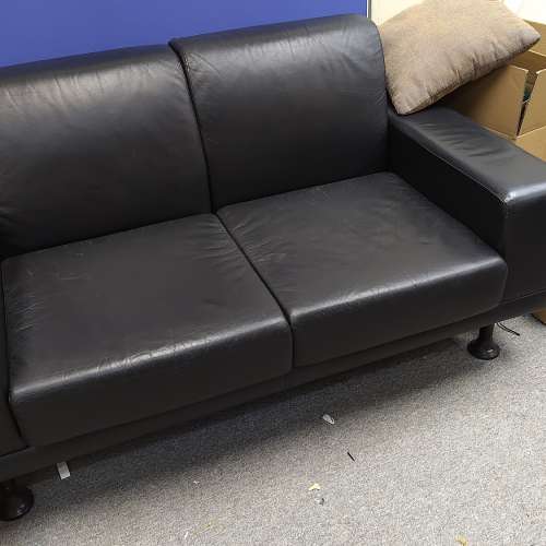 環保不浪費, 辦公室兩位坐真皮梳化(免費)