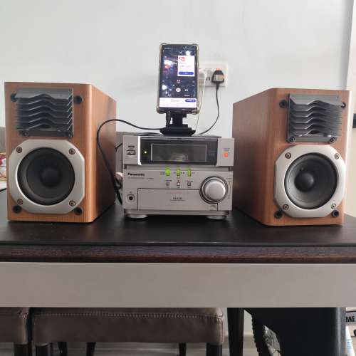 樂聲牌-書架音響.有原裝遙控.（CD已壞.）