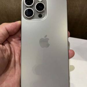 99.9新iPhone 16pro max 256gb,電池健康度98，港行雙卡，完美冇花，有套有貼有原廠...