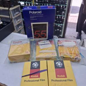 過期 4x5 Film 有使用過 全部 $500 款項全數捐到救助動義工，謝謝。