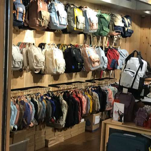 98%新 Doughunt 書包 🌈🌈🌈