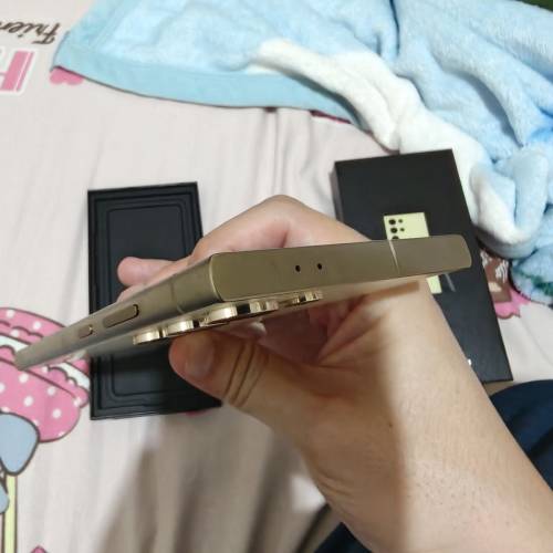 賣 Samsung  S24 Ultra ，512GB，金黃色