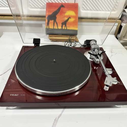 TEAC 黑膠唱盤 (內置唱頭放大器)