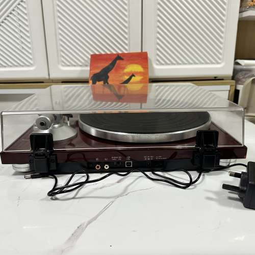 TEAC 黑膠唱盤 (內置唱頭放大器)
