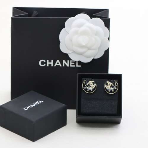 新品推荐💗💗香奈儿浅金月亮满钻耳环