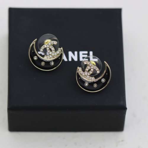 新品推荐💗💗香奈儿浅金月亮满钻耳环