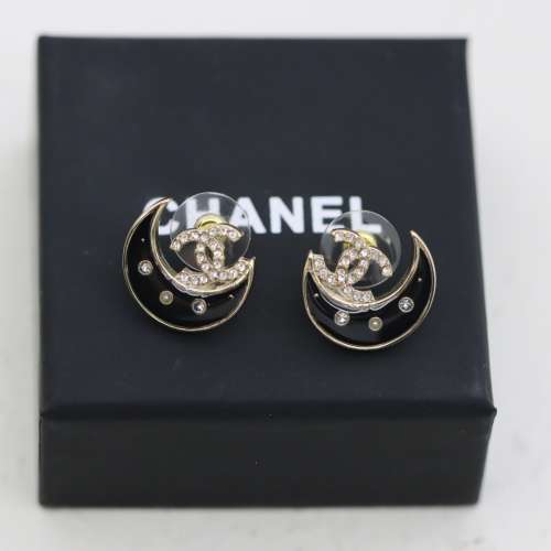 新品推荐💗💗香奈儿浅金月亮满钻耳环