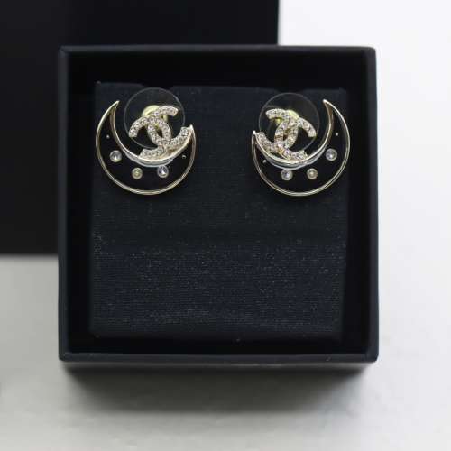 新品推荐💗💗香奈儿浅金月亮满钻耳环