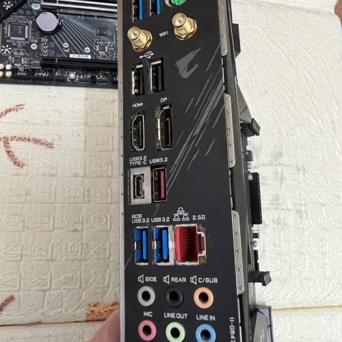 B660M同B460一共兩張