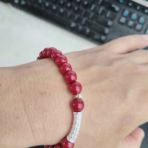 925银朱砂手串 8MM 朱砂珠子24颗 两颗银管珠 和一个长的银管