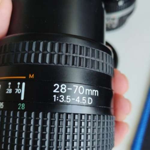 放三支騰龍,二支原廠NIKON AF鏡及一支手動威達VIVITAR變焦鏡共=$3000