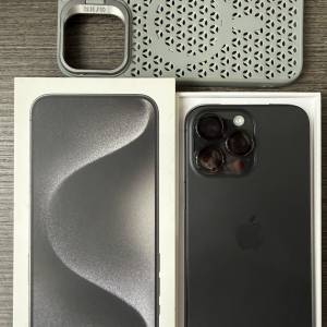 iPhone 15pro max 1tb，港行黑色鈦金屬，電池86，冇修冇拆，，全套齊！不議價！