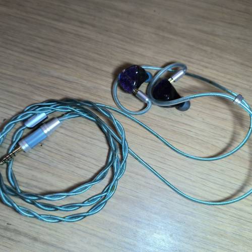 全新 Queen of Audio (QoA) Martini 入耳式耳機