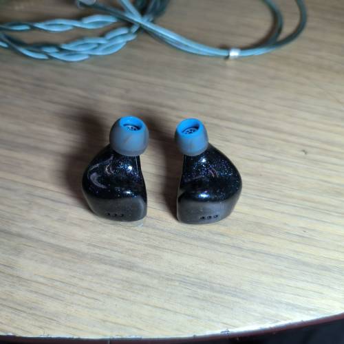 全新 Queen of Audio (QoA) Martini 入耳式耳機