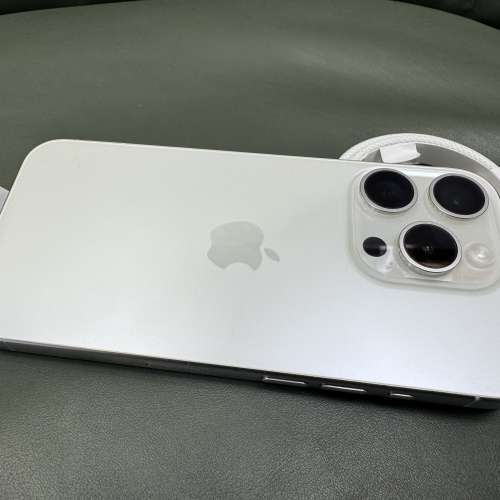全新未用過 iPhone 15 Pro 256GB 白色 香港行貨 AppleCare+保養到2026年9月25日 電...