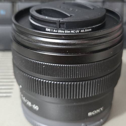 Sony FE 28-60 鏡頭 連 濾鏡及遮光罩，九成以上新。冇保用。