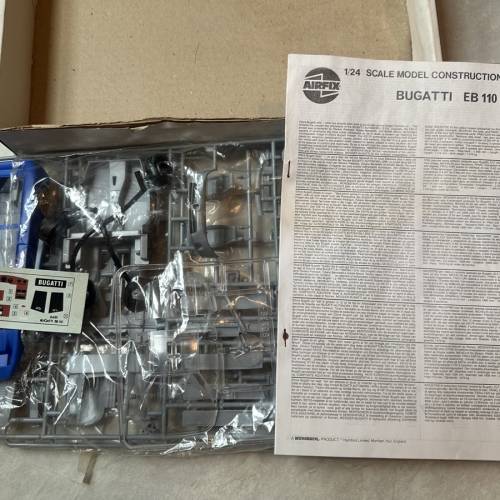 1:24 AIRFIX BUGATTI EB110