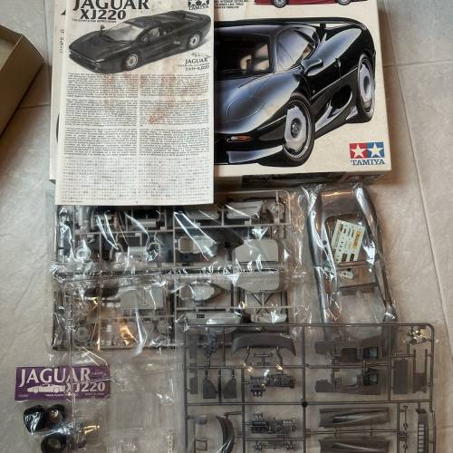 1:24 TAMIYA JAGUAR XJ220