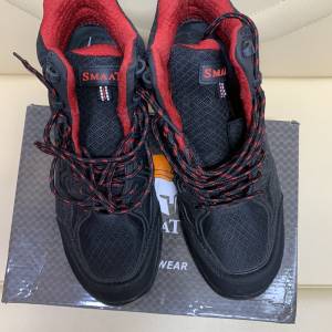 SMAAT 安全鞋 鋼頭鋼底 行山鞋款 全新 42碼