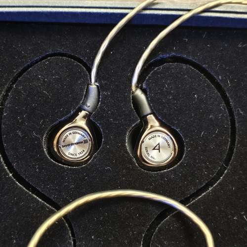 Beyerdynamic AK T8IE MKII & Xelento Wireless Connecting Cable