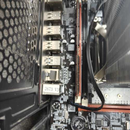 E5 2673 V3 + 32 GB ram + x99 MB+ 機箱及火牛