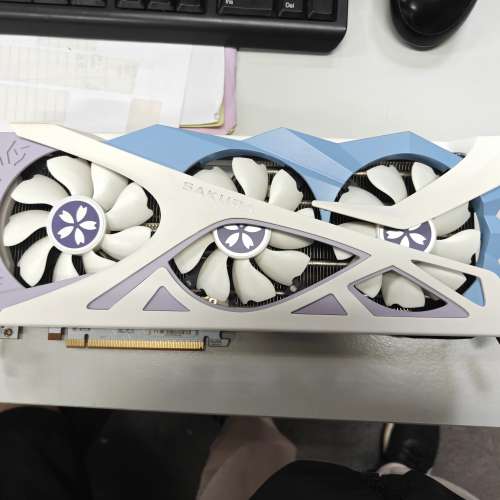 盈通  RX6800XT 16GB D6 樱瞳花嫁纪念版