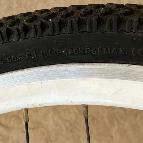 SOLAR 26吋 X 2.125 山地單車前輪胎, 連內外呔 ( 不包快拆捧) 全套 HK$100.00