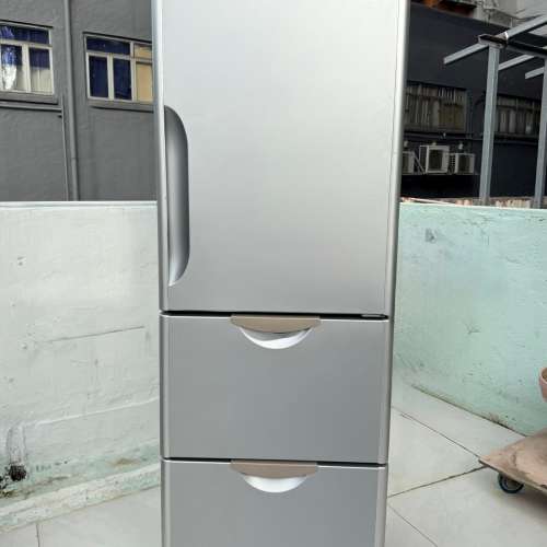 💥限時優惠 落單即減$300💥 日立 Hitachi R-S37SVH 三門雪櫃 自動製冰 180高 365公升