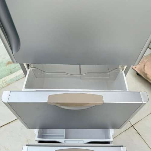 💥限時優惠 落單即減$300💥 日立 Hitachi R-S37SVH 三門雪櫃 自動製冰 180高 365公升