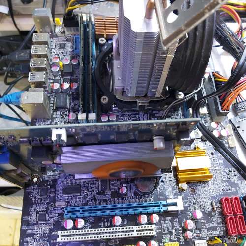 10核心20線CPU連散熱風扇+底板連背板+32GB ram 可散賣$50起,不議價