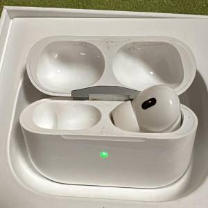 Air pod 2 (右耳塞） $200,連义坐，整體乾淨企理！