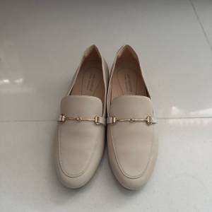 全新Dr. Kong loafer 樂福鞋