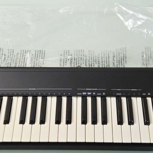 ALESIS Q61 MIDI KEYBOARD (midi controller)