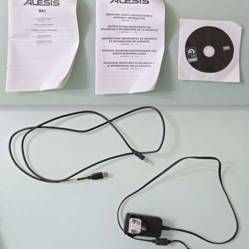 ALESIS Q61 MIDI KEYBOARD (midi controller)