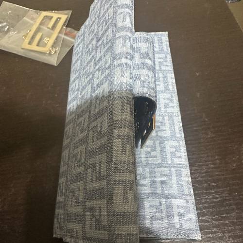 Fendi 長銀包