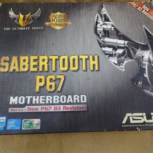 二手 ASUS  SABERTOOTH  P67主機板1套 有盒