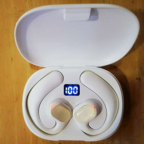 {買一送一} Monster Open Free AC100