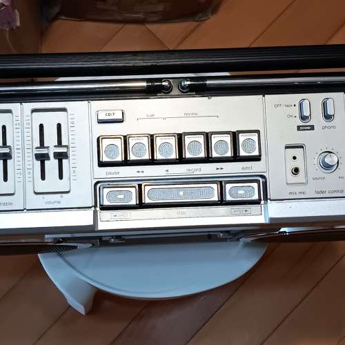 Sharp GF-9191 收音卡式機,平售.