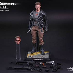 Hot Toys MMS 238 The Terminator 未來戰士 – T-800 (Battle Damaged Version)