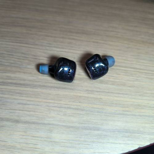 全新 Queen of Audio (QoA) Martini 入耳式耳機