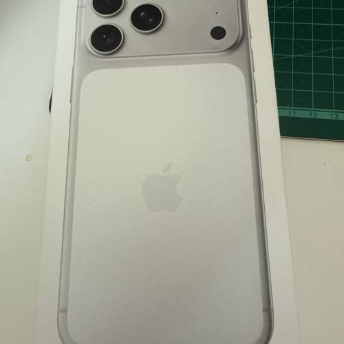 iPhone 17 pro max , 銀色 , 512GB