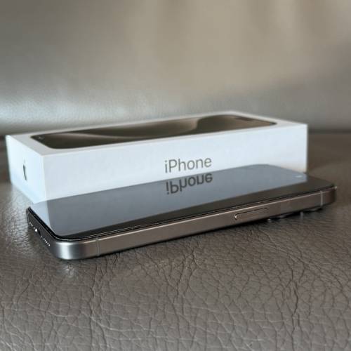 完美無花 香港行貨 iphone 15 pro 512GB 原色 鈦金屬 Natural Titianium