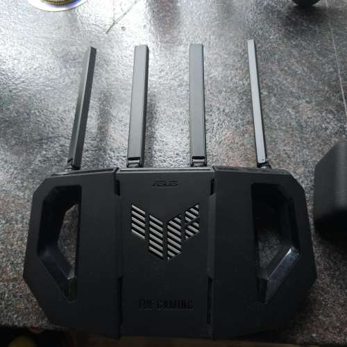 ASUS 小旋風BE3600 Router 水貨版巳配英式三腳火牛,使用约兩個月