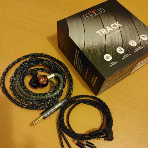 九成五新 Fender Track 耳機連4.4mm Xone 訂制耳機線加原身Fender 3.5mm耳機線