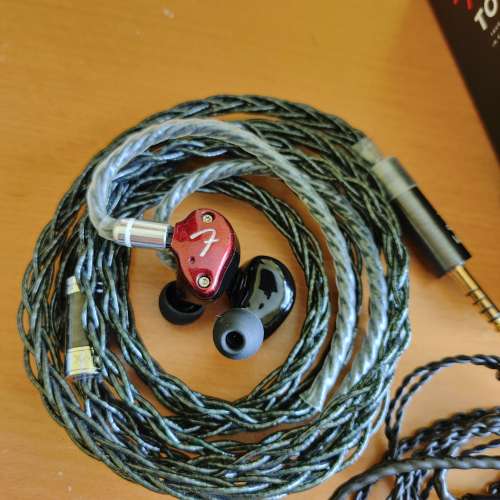 九成五新 Fender Track 耳機連4.4mm Xone 訂制耳機線加原身Fender 3.5mm耳機線