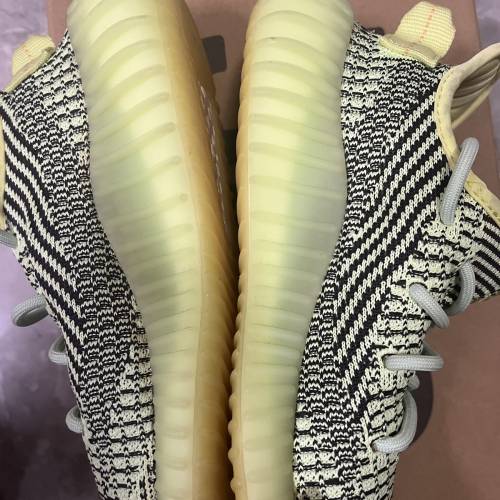 yeezy350v2