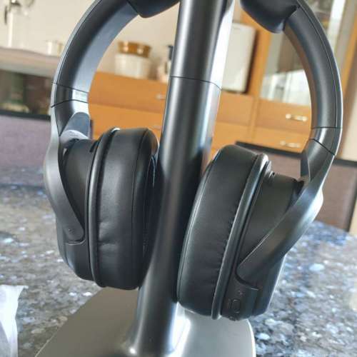 九成五新 Sony 5.1channel surround 耳筒機