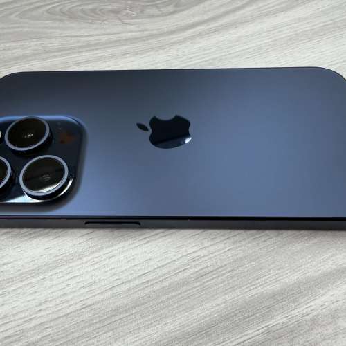 iPhone 15 pro 512GB 藍 Blue