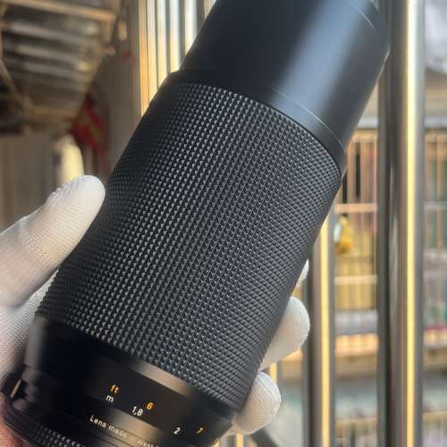 Carl Zeiss Vario-Sonnar 70-210mm f/3.5